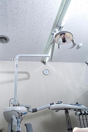 低価格で高品質なインプラントを提供する歯科医院